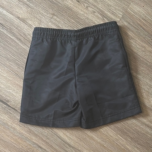 Boys Black Jordan Shorts - Picture 2 of 4